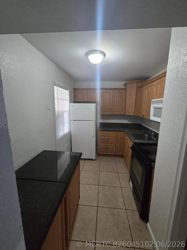 Photo - 1220 Kent St