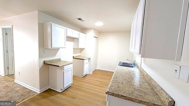 Photo - 1917 Baker Rd NW