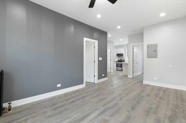 Photo - 7624 N Eastlake Terrace Unit 3W