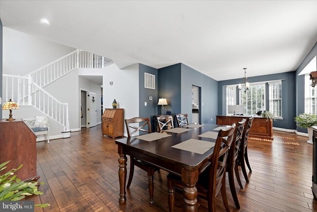Photo - 704 Seaton Ct SE