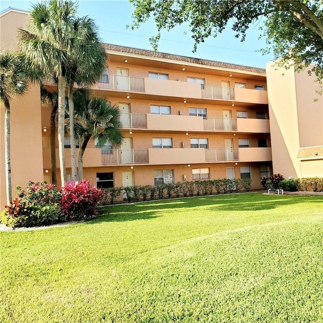 Building Photo - 3110 N Pine Island Rd Unit 303 Rental