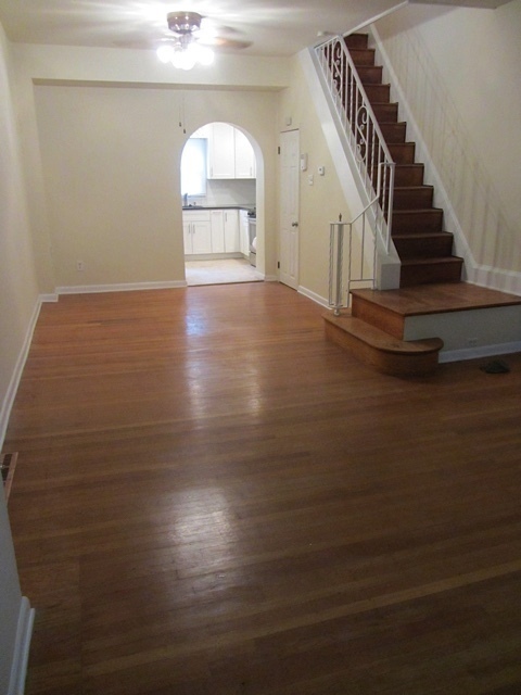 Renovated 2BR w/ HW Floors, New Kitchen, A... - Renovated 2BR w/ HW Floors, New Kitchen, A... House