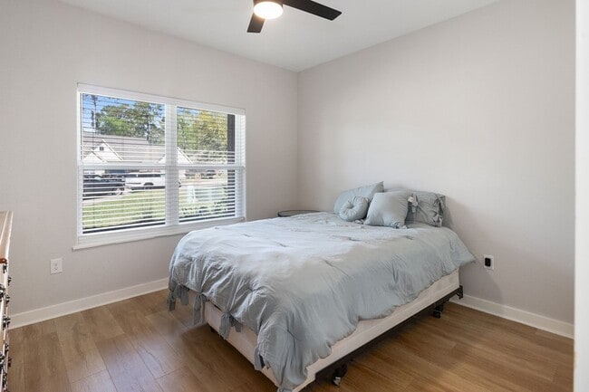 Photo - 129 Winchester Pl