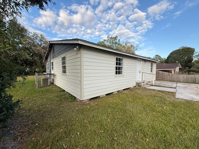 Photo - 4831 Saphire Ave