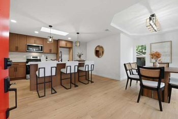 Photo - 1333 Helix St