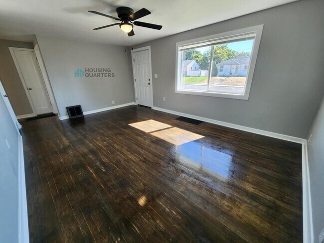 Photo - 2528 W Wabash Ave