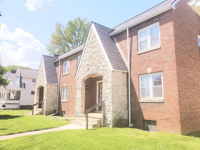 Photo - 230-232 W Pacemont Unidad 234 W Pacemont Ave