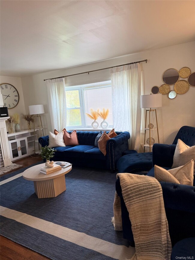 Photo - 10 Candlewood Rd