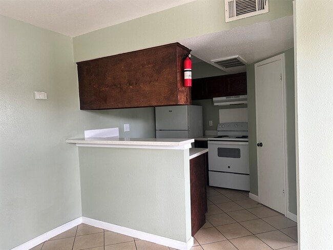 Building Photo - 1751 Moritz Dr Unit 206