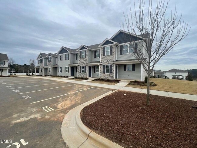 Photo - 1005 Peony Ln