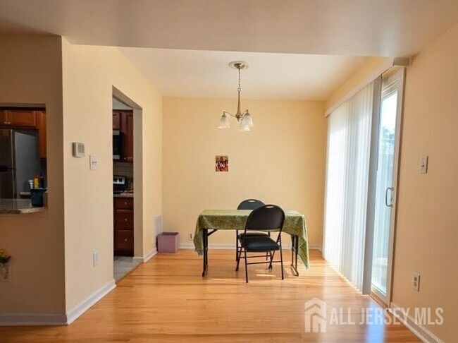 34 Almond Dr
