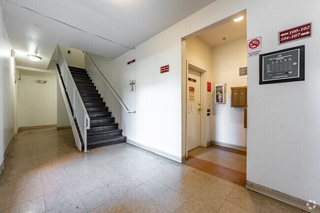 Lobby - Central City Apartments