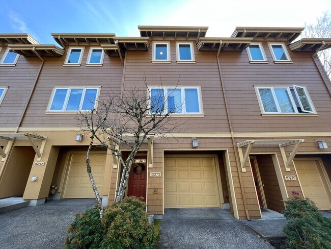 Photo - Incredible Forrest Park Townhome!! 2 bedroom, 2 bath, HUGE attached Garage!