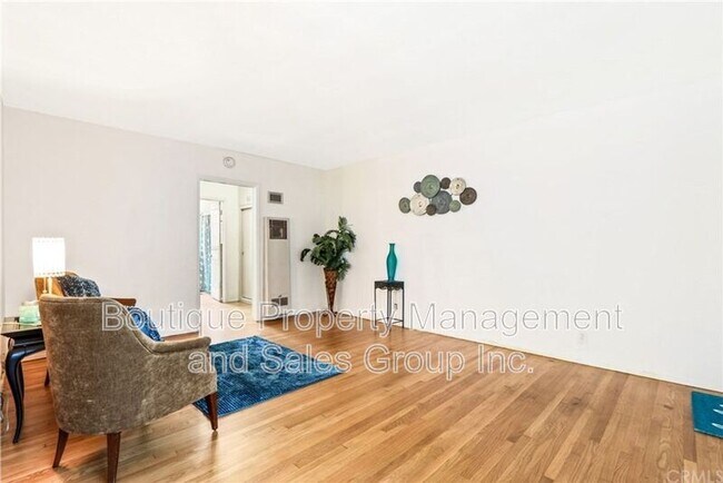 1023 E 1st St Unit #5