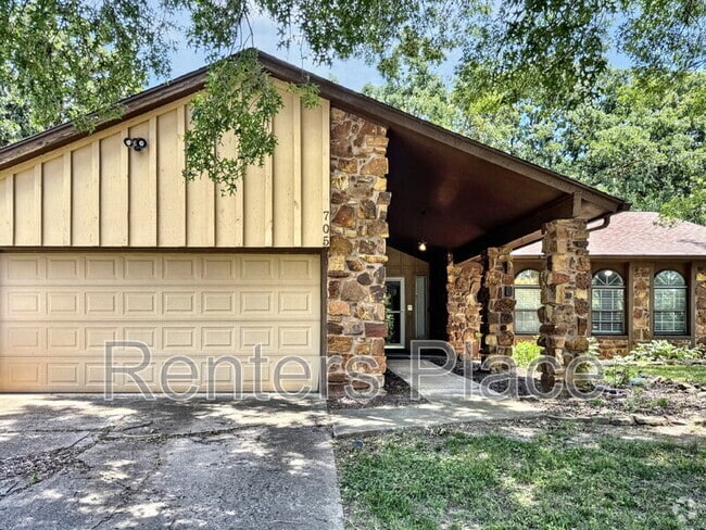 Building Photo - 705 Greenview Cir Rental