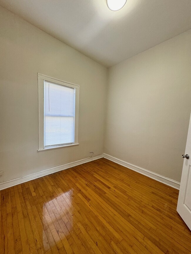 Photo - 2200 W 37th St Apartments Unit 1