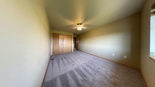 Building Photo - 3403 W 93rd St Rental