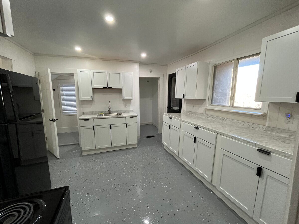 Photo - 135 W 1st St Unit 101