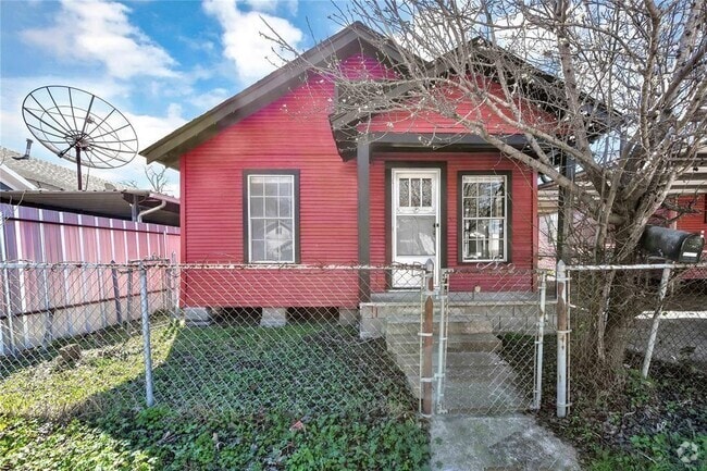 Building Photo - 1504 Luzon St Unit C Rental