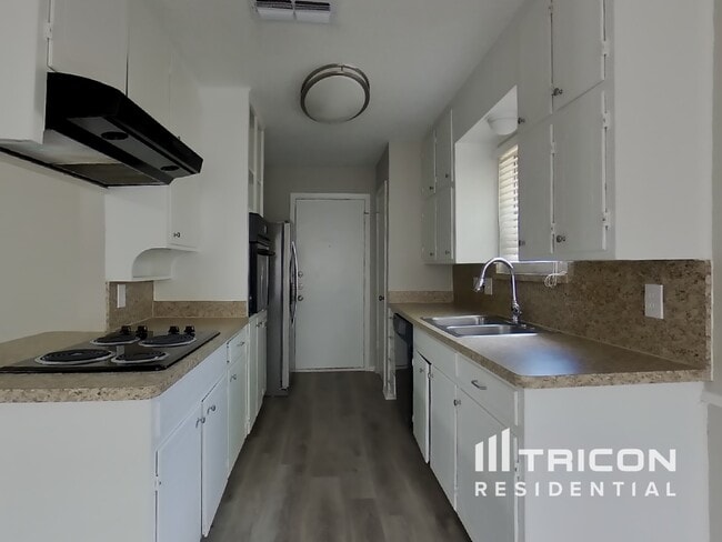 Photo - 6212 Douglas Dr