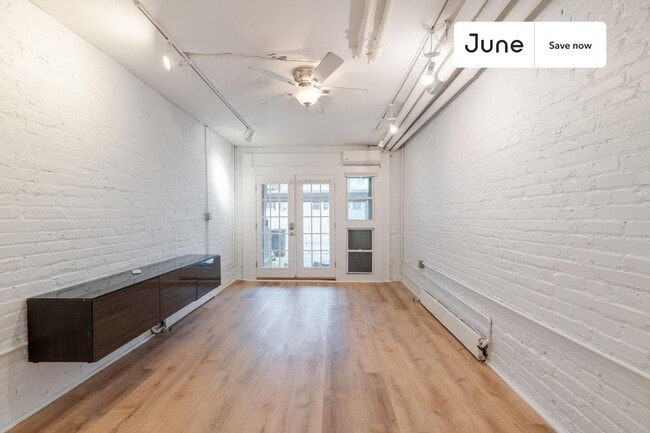 Building Photo - 1443 Parkwood Pl NW