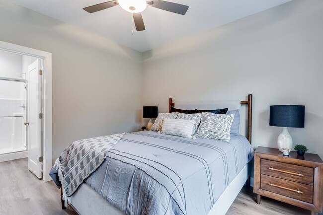 Photo - 448 S Longbranch Dr