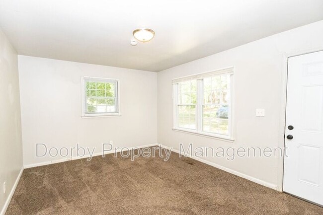 Photo - 5200 Fagan St