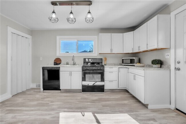 Photo - 1229 McKee Rd