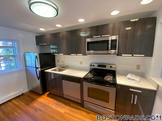 Building Photo - 75 Wyman St Rental