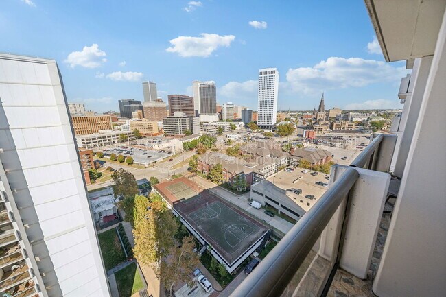 Photo - 410 W 7th St Unit 1823