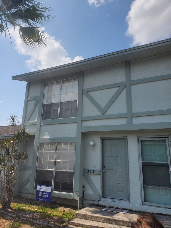 Building Photo - 3213 Windover Ave