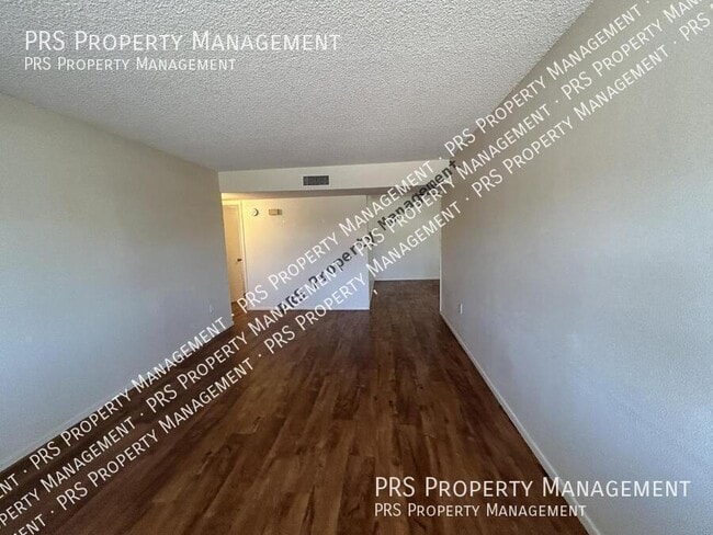 Photo - 3147 E Edgewood Ave