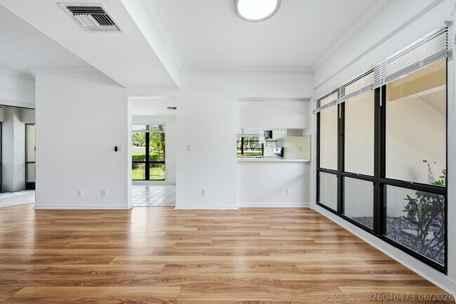 Photo - 101 Waterview Dr