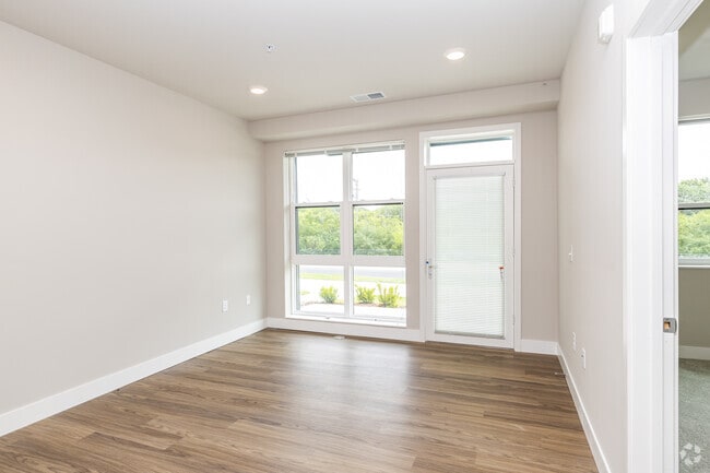 2BR, 2BA, 1218SF - Living Room