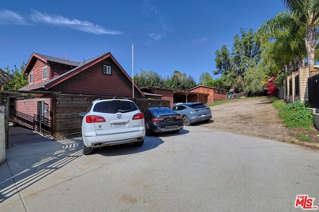 Photo - 1609 E Hillcrest Dr