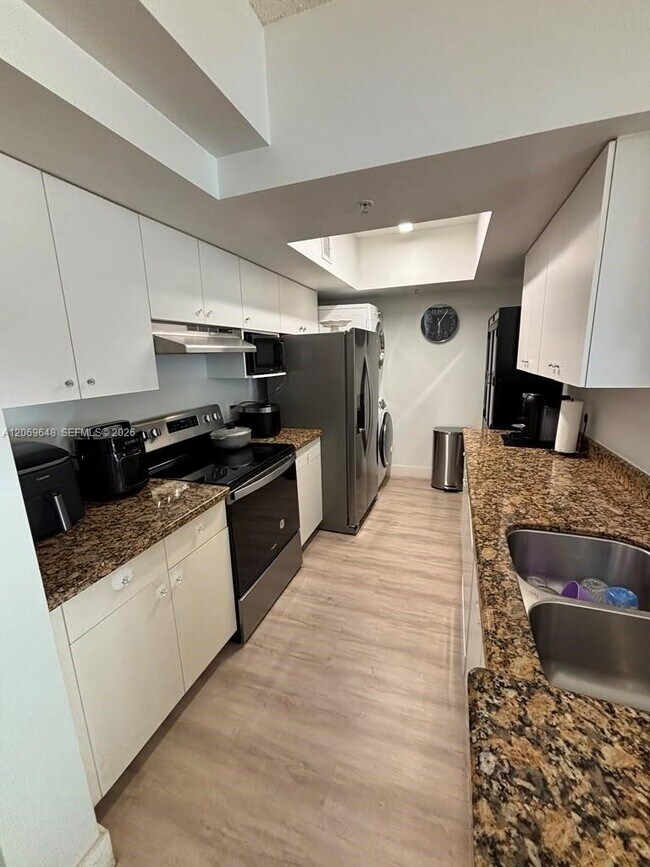 5077 NW 7th St Unit 1508