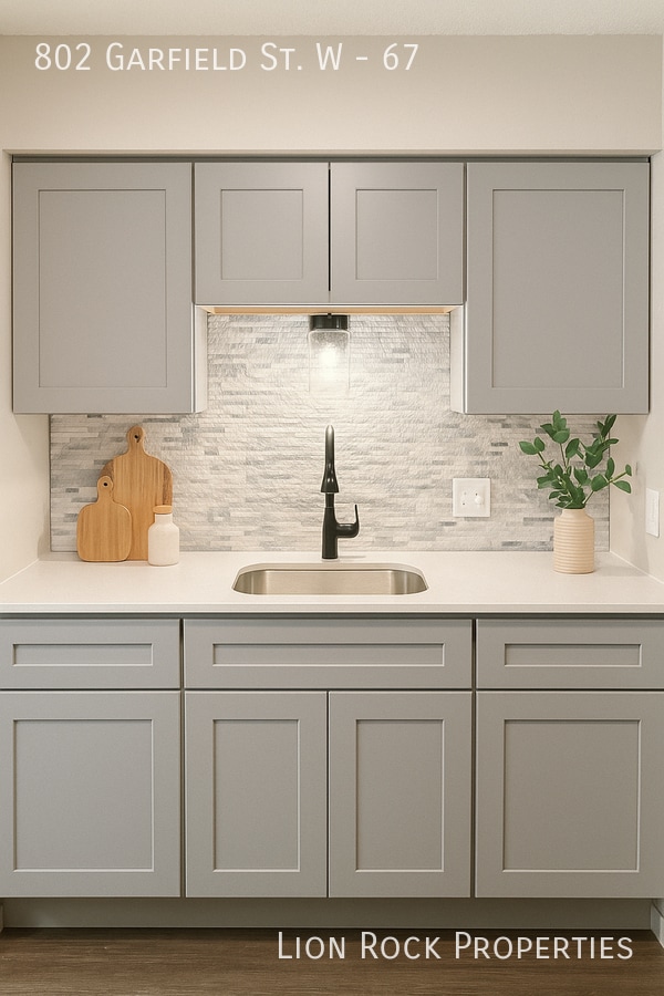 Photo - 802 Garfield St W Unit 67