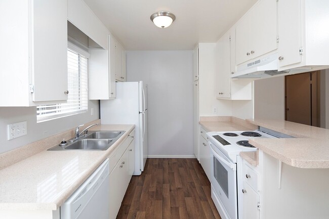 Building Photo - OPEN HOUSE: 12/6 10AM-12PM ~ 2BR in El Cajon with Parking and Private Patio Unit 09