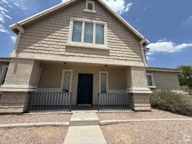 Building Photo - "Spacious 3-Bedroom Gem with 2.5 Baths in ... Rental