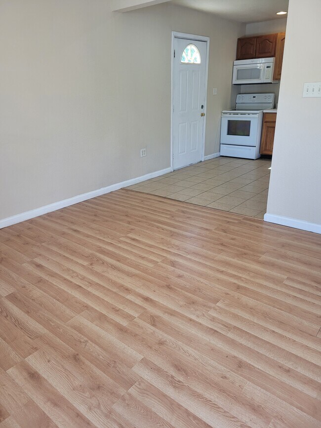301 Greenbriar Rd
