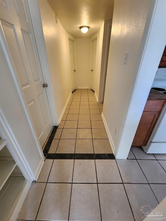 Photo - 605 Edison Dr