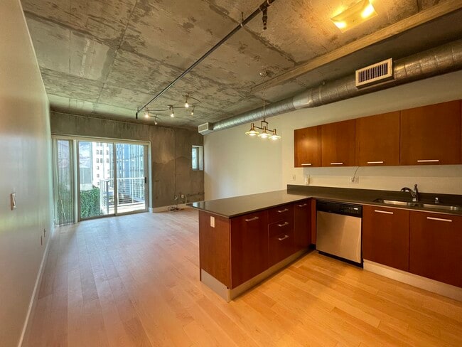 Open Loft layout - 645 W 9th St Unit 321
