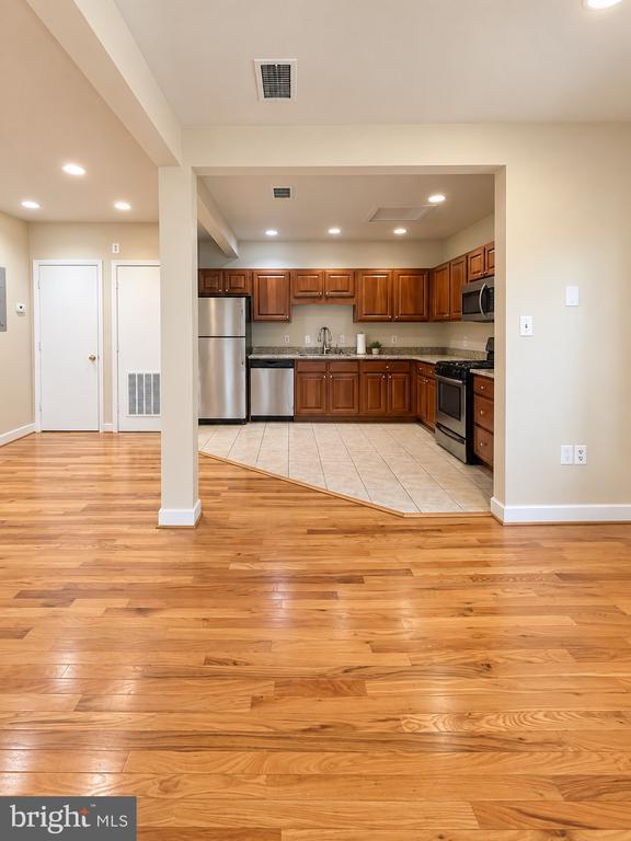 209 Hanover St Unit 4