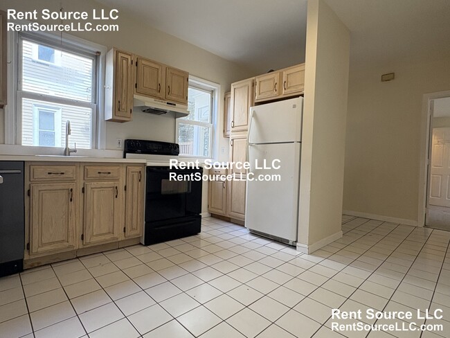 Building Photo - 248 River St Unit 1
