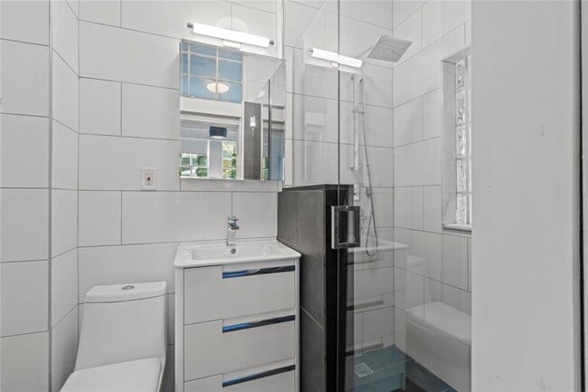 Photo - 1081 McMillan St NW