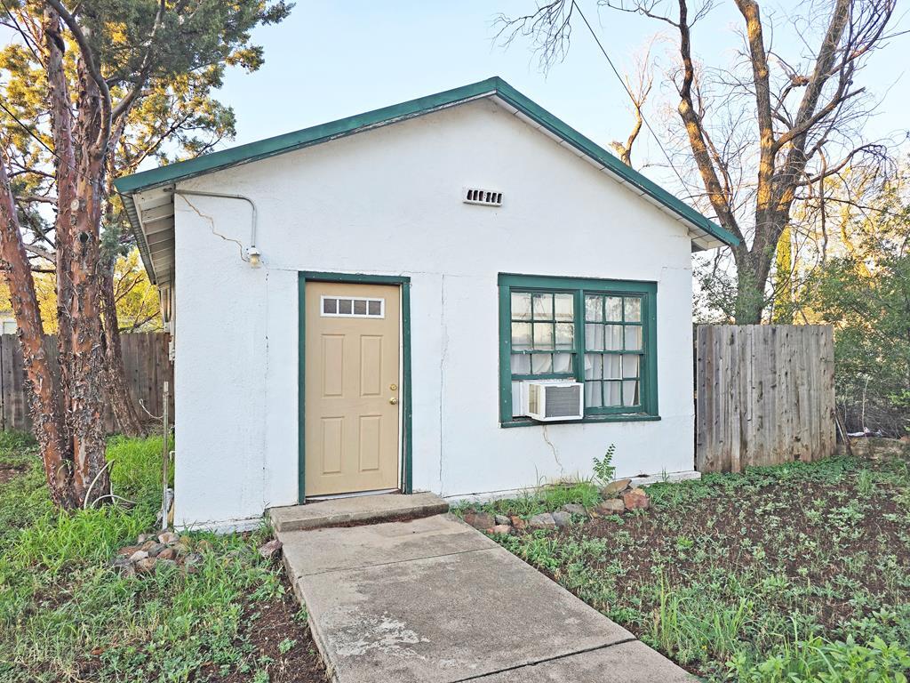 Photo - 706 W Ave E House