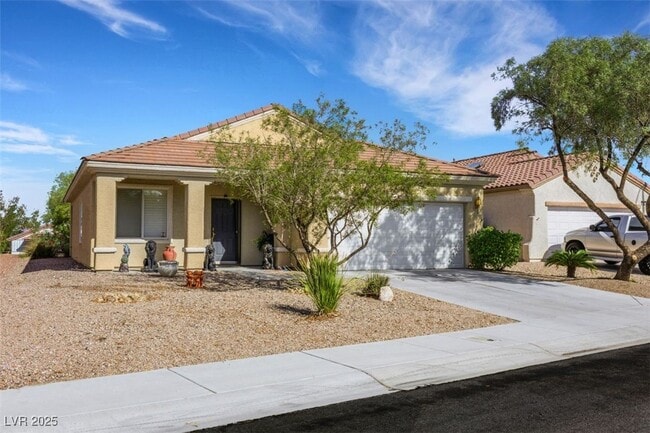 Building Photo - 1935 Valley Center Dr Rental