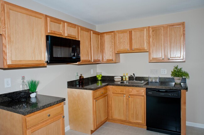 Photo - 331 Radcliff St