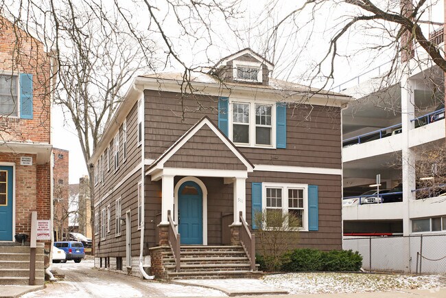 Primary Photo - 511 Church St Rental