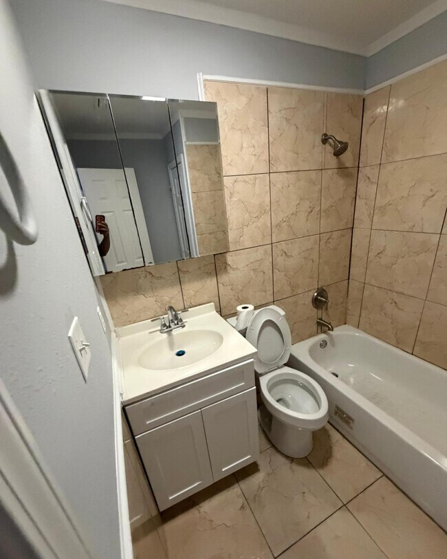 Photo - 4124 Tugas St